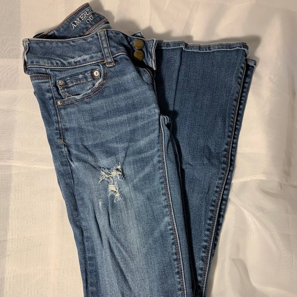 American Eagle 00Long Artist Flare destructed jean